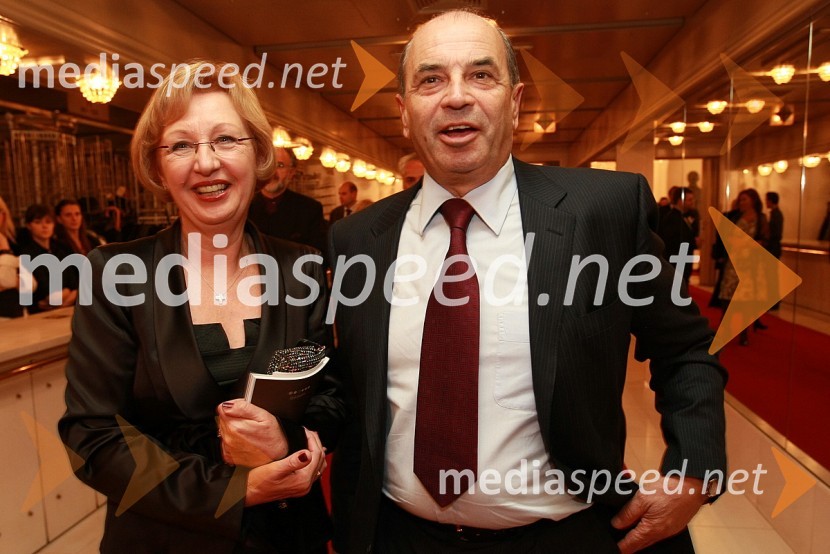 Dr. Roman Glaser, generalni direktor Perutnine Ptuj s soprogoLa Traviata, premiera opere v SNG Maribor