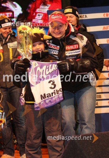 Smučarka Tanja Poutiainen, Finska
(žrebanje štartnih številk za slalom)42. Zlata lisica