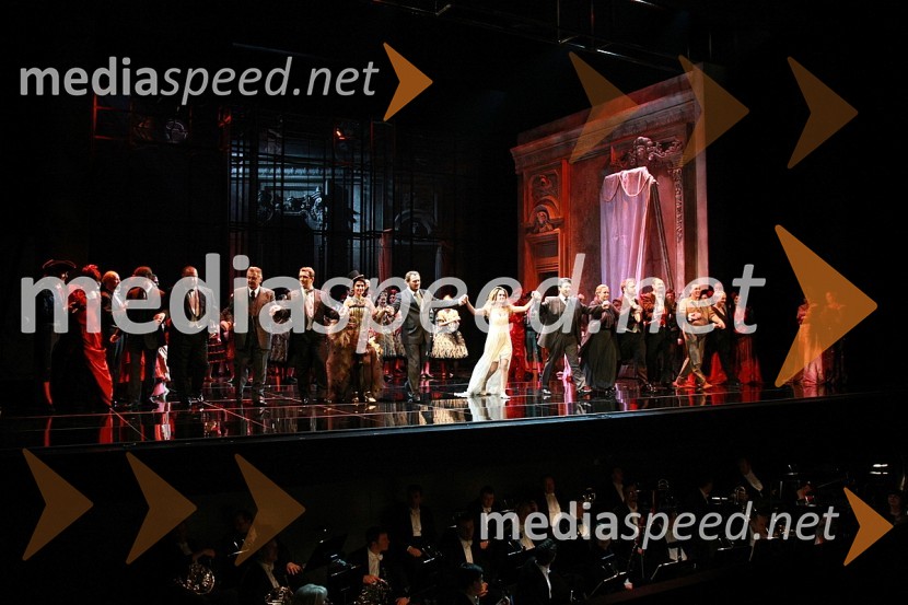 Poklon nastopajočihLa Traviata, premiera opere v SNG Maribor