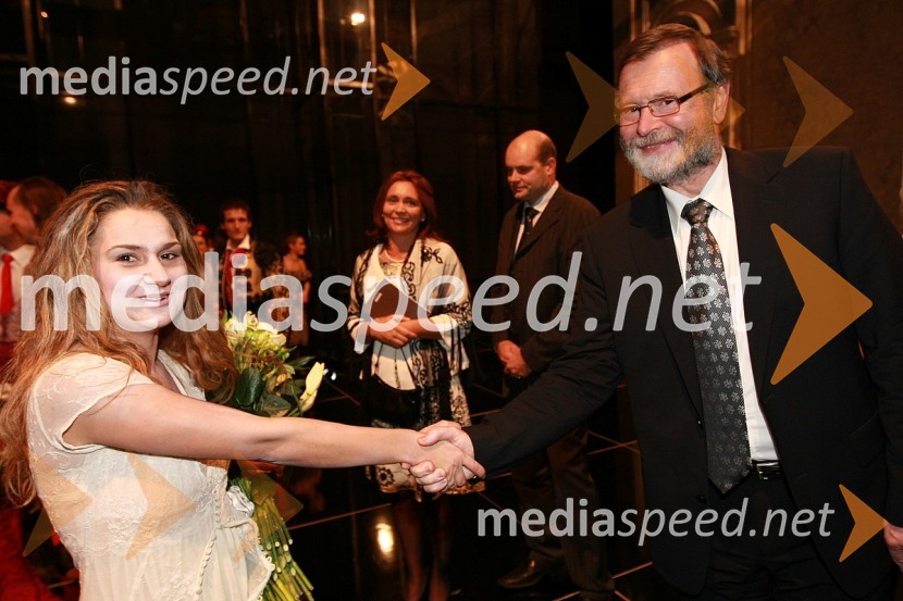 Lana Kos, sopranistka in prof. dr. Ivan Rozman, rektor Univerze v MariboruLa Traviata, premiera opere v SNG Maribor