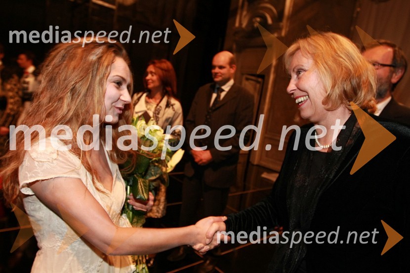 Lana Kos, sopranistka in dr. Janja Črčinovič Rozman, soproga prof. dr. Ivana Rozmana, rektorja Univerze v MariboruLa Traviata, premiera opere v SNG Maribor