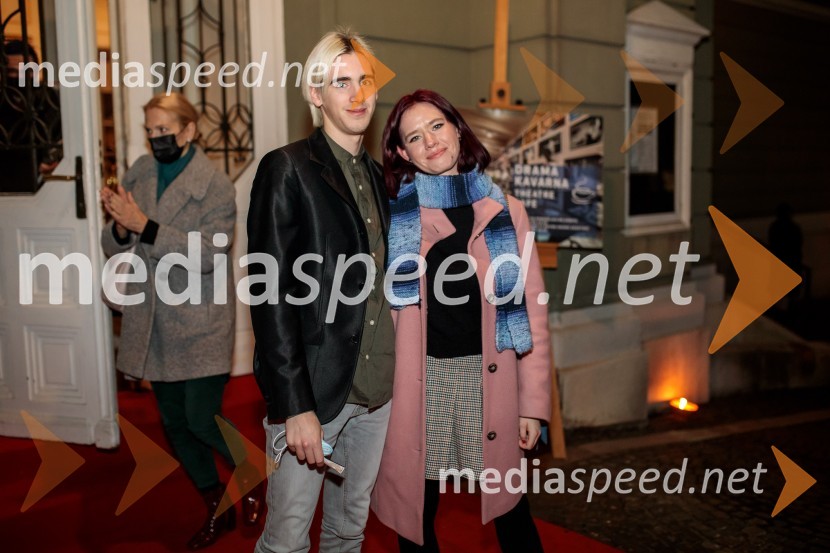  Tilen Oblak, asistent dramaturginje;  ... Vse ok, premiera drame