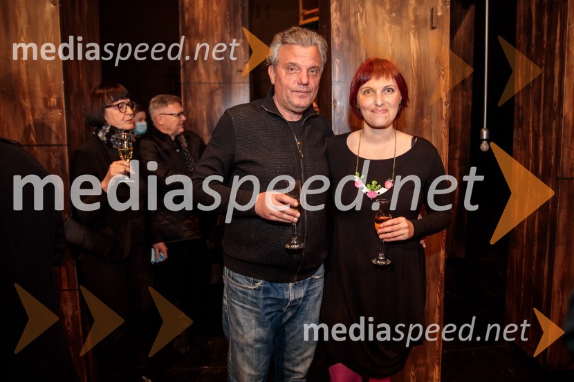  Valter Dragan, igralec;  Simona  Hamer, dramaturginja, dobitnica nagrade Gašperja TičaVse ok, premiera drame