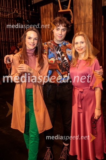  Tina Vrbnjak, igralka;  Benjamin Krnetić, igralec;  Saša  Mihelčič, igralkaVse ok, premiera drame