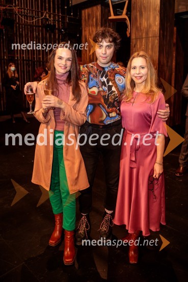  Tina Vrbnjak, igralka;  Benjamin Krnetić, igralec;  Saša  Mihelčič, igralkaVse ok, premiera drame