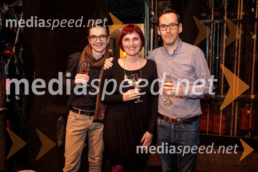  ... ;  Simona  Hamer, dramaturginja, dobitnica nagrade Gašperja Tiča;  ... Vse ok, premiera drame