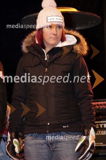 Smučarka Kristina Koznick, ZDA 
(žrebanje štartnih številk za slalom)42. Zlata lisica