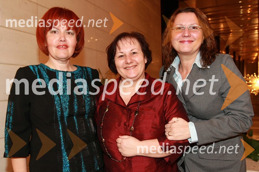 Nevena Tea Gorjup, podjetnica, Vanja Borovac, predstavnica za stike z javnostjo na Univerzi v Mariboru in Joca GonzaLa Traviata, premiera opere v SNG Maribor