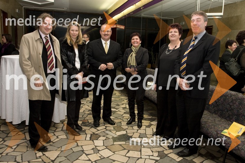 Mitja Slavinec, član stranke Liberalne demokracije Slovenije, Jožef Horvat, član stranke Nove Slovenije s spremljevalko in Ernest Börc, direktor Splošne bolnišnice Murska Sobota s spremljevalko

50 let Radia Murski val