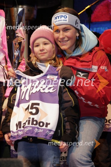 Smučarka Nika Fleiss, Hrvaška 
(žrebanje štartnih številk za slalom)42. Zlata lisica