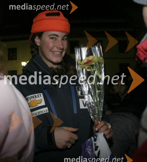 Smučarka Resi Stiegler, ZDA
(žrebanje štartnih številk za slalom)42. Zlata lisica