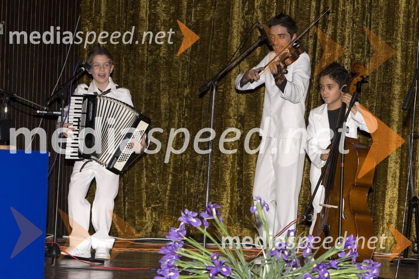 Skupina Mala Langa50 let Radia Murski val