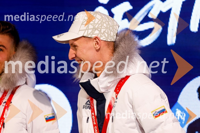 Lovro Kos, smučarski skakalecSprejem olimpijcev  v Kranjski Gori