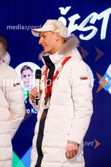  Lovro Kos, smučarski skakalecSprejem olimpijcev  v Kranjski Gori