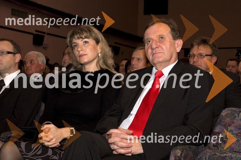 Miran Györek, poslanec SNS s soprogo50 let Radia Murski val