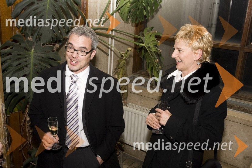 Roman Buzeti, direktor Vzajemna, d.v.z., PE Murska Sobota in Dolores Pučnik, Venera50 let Radia Murski val