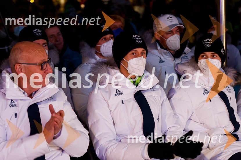  ... ;  Peter  Prevc, smučarski skakalec;  Cene Prevc, smučarski skakalecSprejem olimpijcev  v Kranjski Gori