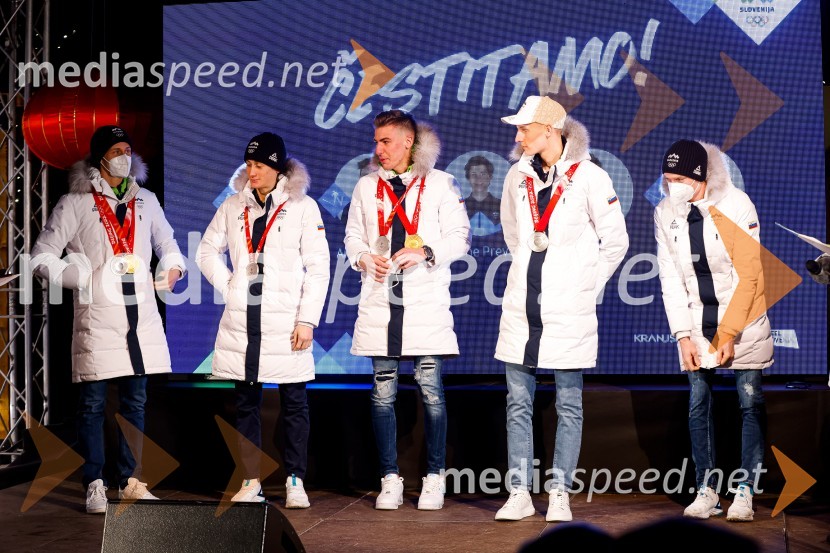  Peter  Prevc, smučarski skakalec;  Cene Prevc, smučarski skakalec;  Timi Zajc, smučarski skakalec;  Lovro Kos, smučarski skakalec;  Anže Lanišek, smučarski skakalecSprejem olimpijcev  v Kranjski Gori