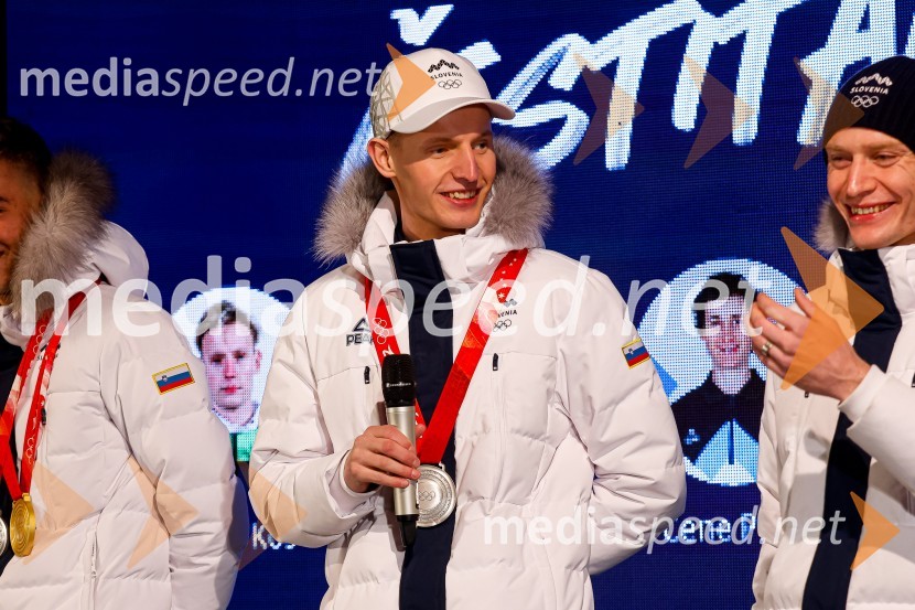  Lovro Kos, smučarski skakalecSprejem olimpijcev  v Kranjski Gori