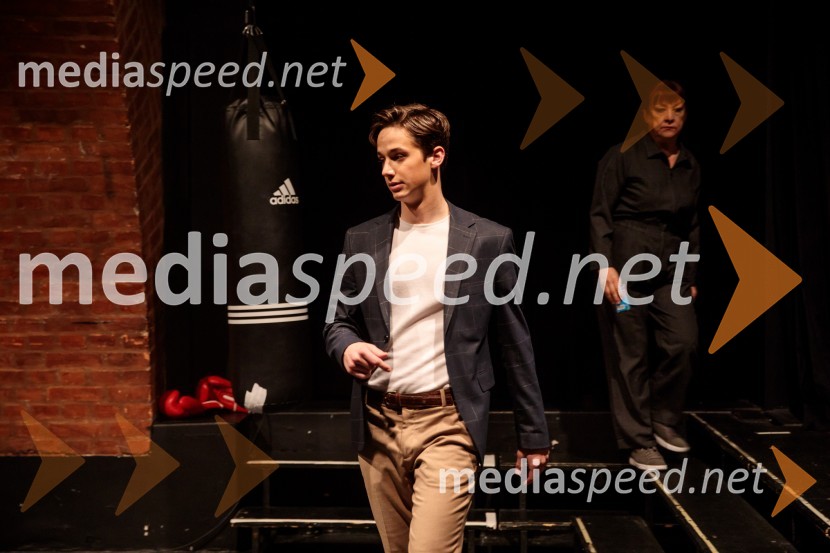  Jure Šimonka, igralecSvoje usode krojači, premiera avtorskega projekta, Slovensko mladinsko gledališče Ljubljana