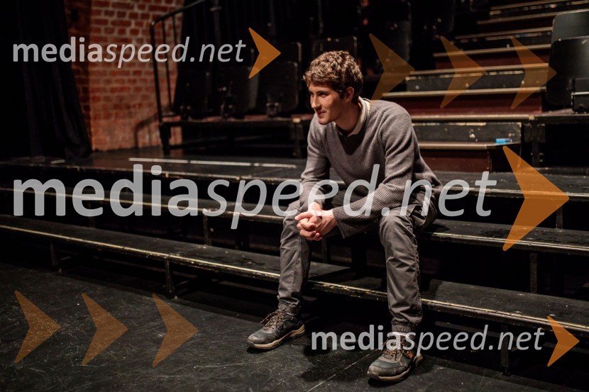  Luka ŽerdinSvoje usode krojači, premiera avtorskega projekta, Slovensko mladinsko gledališče Ljubljana