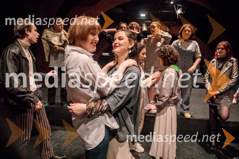  Aja Markovič;  Hana KunšičSvoje usode krojači, premiera avtorskega projekta, Slovensko mladinsko gledališče Ljubljana