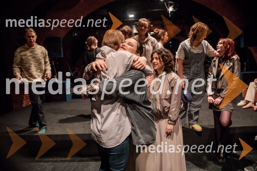  Aja Markovič;  Hana KunšičSvoje usode krojači, premiera avtorskega projekta, Slovensko mladinsko gledališče Ljubljana