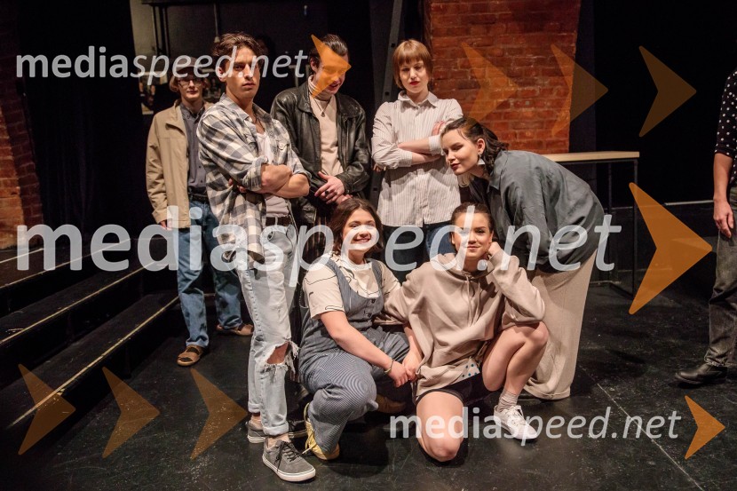  Nace Korošec, selektor mladinske kolesarske reprezentance;  Matic Eržen, igralec;  Jon Napotnik;  Indija Stropnik;  Aja Markovič;  Hana Kunšič;  Rosa RomihSvoje usode krojači, premiera avtorskega projekta, Slovensko mladinsko gledališče Ljubljana