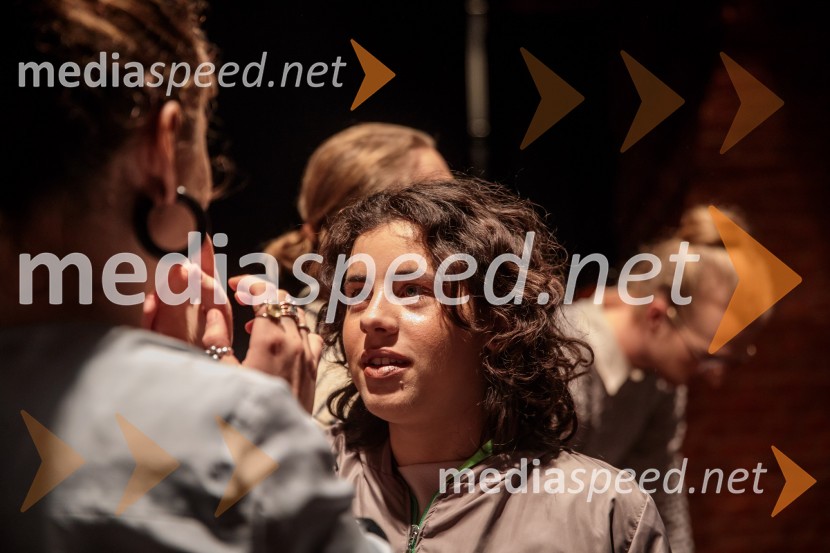  Mira Giovanna GabrielSvoje usode krojači, premiera avtorskega projekta, Slovensko mladinsko gledališče Ljubljana