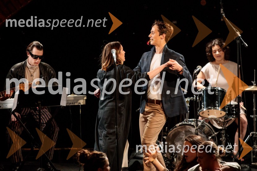  Jon Napotnik;  Mija Kramar, igralka;  Jure Šimonka, igralec;  ... Svoje usode krojači, premiera avtorskega projekta, Slovensko mladinsko gledališče Ljubljana