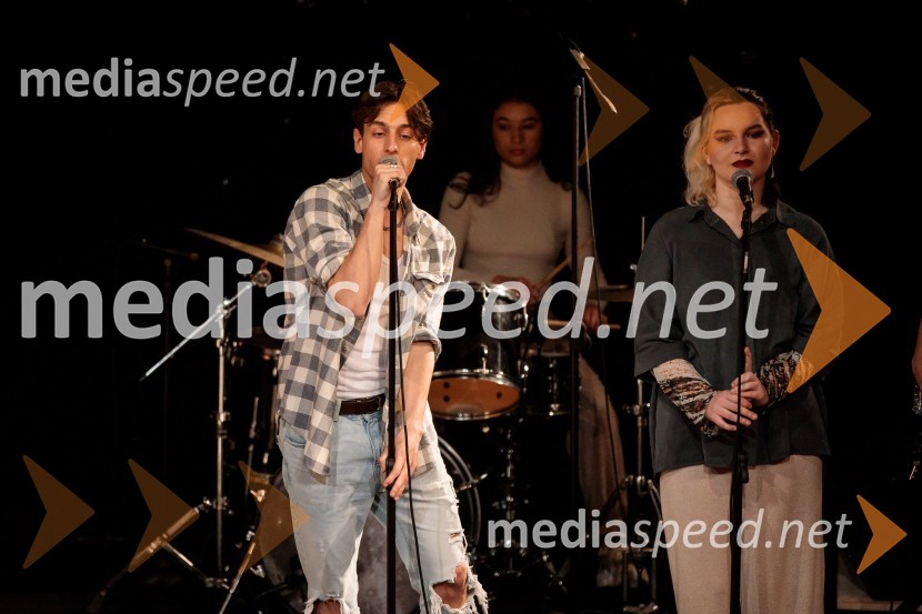  Matic Eržen, igralec;  Hana KunšičSvoje usode krojači, premiera avtorskega projekta, Slovensko mladinsko gledališče Ljubljana