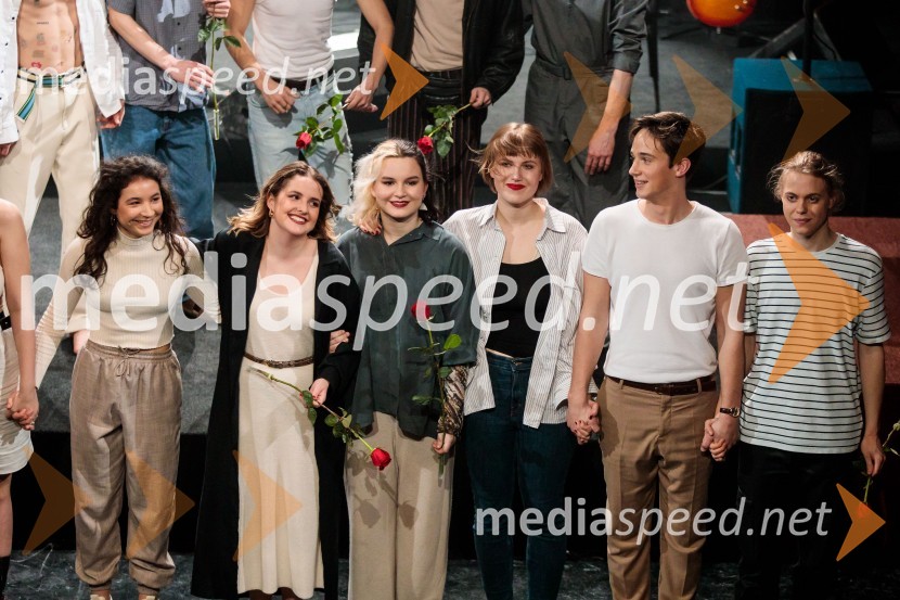  Katka Slosar;  Mija Kramar, igralka;  Hana Kunšič;  Aja Markovič;  Jure Šimonka, igralec;  ... Svoje usode krojači, premiera avtorskega projekta, Slovensko mladinsko gledališče Ljubljana