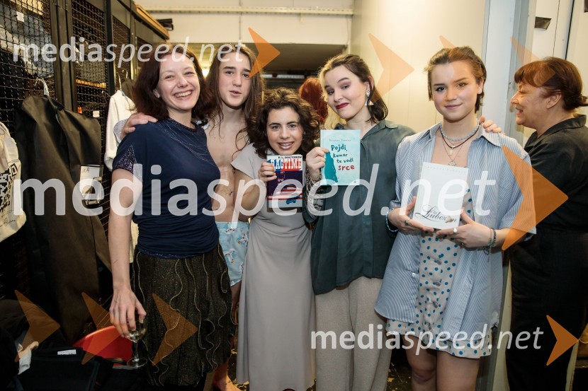  Ana Duša, pisateljica;  Voranc Mandić, igralec;  Mira Giovanna Gabriel;  Hana Kunšič;  Rosa RomihSvoje usode krojači, premiera avtorskega projekta, Slovensko mladinsko gledališče Ljubljana