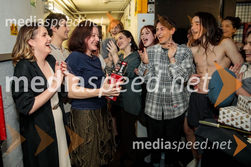  Mija Kramar, igralka;  Jure Šimonka, igralec;  Ana Duša, pisateljica;  Nace Korošec, selektor mladinske kolesarske reprezentance;  Hana Kunšič;  Iza Napotnik;  Matic Eržen, igralec;  Voranc Mandić, igralecSvoje usode krojači, premiera avtorskega projekta, Slovensko mladinsko gledališče Ljubljana