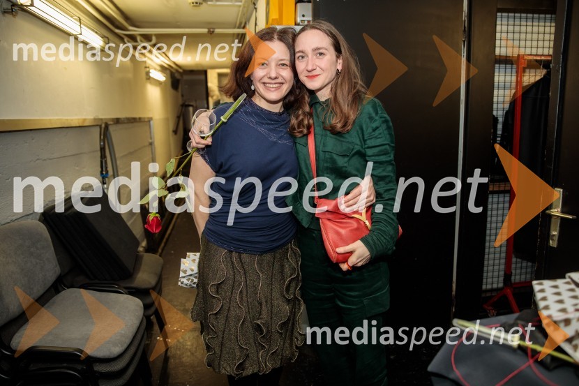  Ana Duša, pisateljica;  Gaja Naja Rojec, dramaturginjaSvoje usode krojači, premiera avtorskega projekta, Slovensko mladinsko gledališče Ljubljana