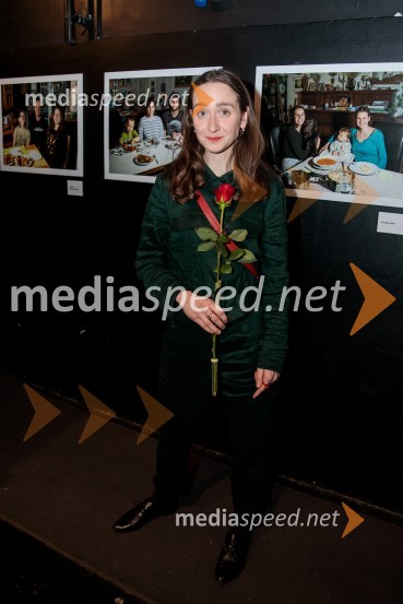  Gaja Naja Rojec, dramaturginjaSvoje usode krojači, premiera avtorskega projekta, Slovensko mladinsko gledališče Ljubljana