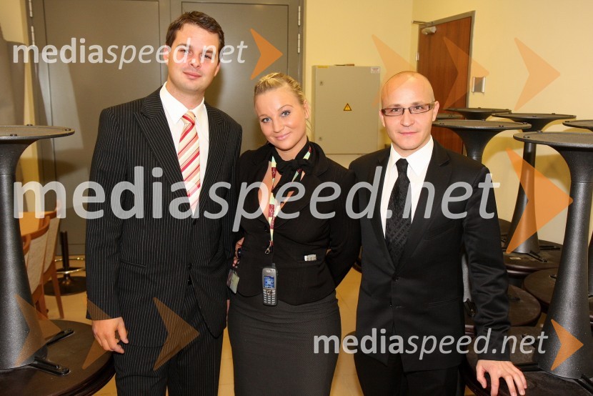 Ahac Pinter, direktor trženja in prodaje Hit Šentilj d.d, Nika Marolt, organizatorka zabavnega programa v igralniško-zabaviščnem centru Mond in Gregor Jeza, predsednik uprave Hit Šentilj d.d.Jürgen Drews, der König von Mallorca, koncert v Mondu