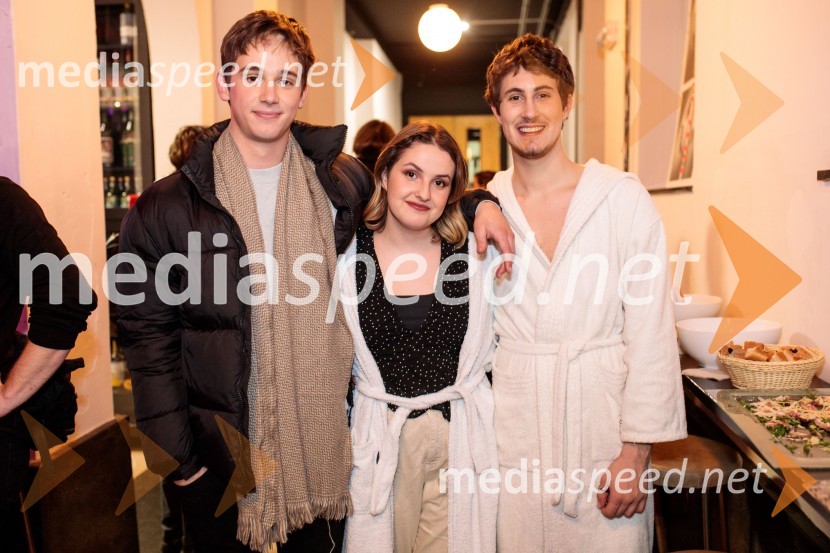  Jure Šimonka, igralec;  Mija Kramar, igralka;  Luka ŽerdinSvoje usode krojači, premiera avtorskega projekta, Slovensko mladinsko gledališče Ljubljana