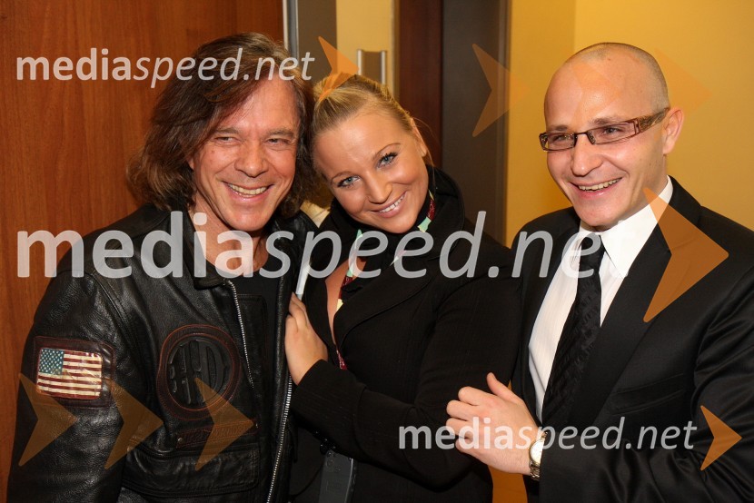 Jürgen Drews, pevec, Nika Marolt, organizatorka zabavnega programa v igralniško-zabaviščnem centru Mond in Gregor Jeza, predsednik uprave Hit Šentilj d.d.Jürgen Drews, der König von Mallorca, koncert v Mondu