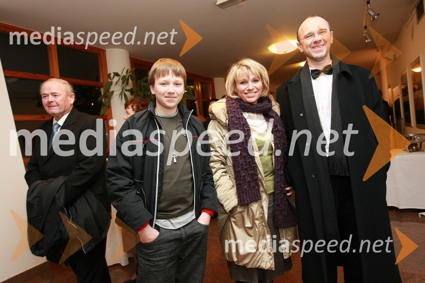 Romana Kranjčan, pevka in njen mož Lojze Kranjčan, dirigent Big Band RTV Slovenija s sinom50 let radia MMR in 30 let TV oddaje Hidak - mostovi