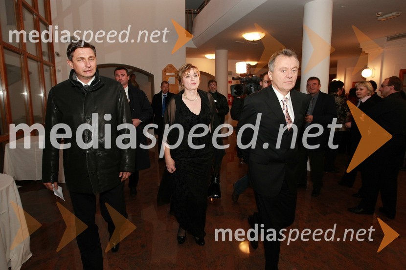 Borut Pahor, predsednik vlade RS, Helena Zver, pomočnica generalnega direktorja RTV Slovenija za madžarsko narodno skupnost in Anton Guzej, generalni direktor RTV Slovenija50 let radia MMR in 30 let TV oddaje Hidak - mostovi