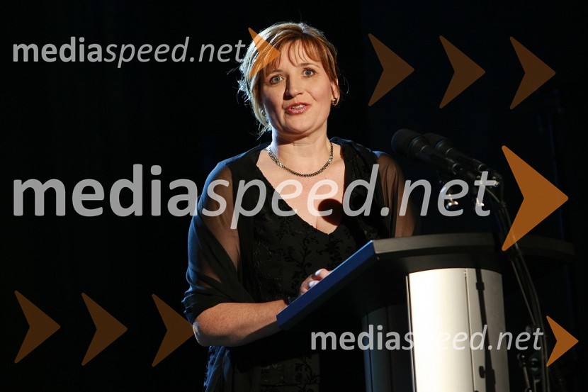 Helena Zver, pomočnica generalnega direktorja RTV Slovenija za madžarsko narodno skupnost50 let radia MMR in 30 let TV oddaje Hidak - mostovi