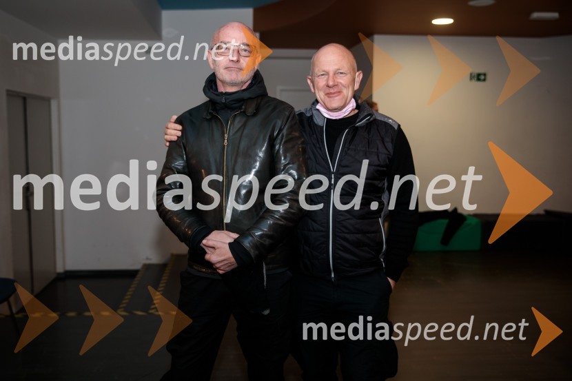  Andrej  Hajdinjak, oblikovalec svetlobe;  Uroš Korenčan, direktor LGL (Lutkovno gledališče Ljubljana)Skrivno društvo KRVZ v Lutkovnem gledališču Ljubljana