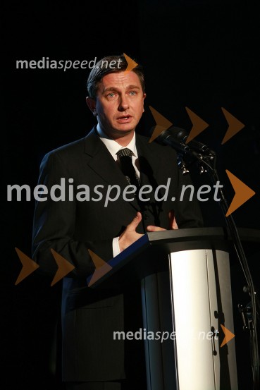 Borut Pahor, predsednik vlade RS50 let radia MMR in 30 let TV oddaje Hidak - mostovi