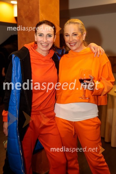  Alenka Tetičkovič, igralka;  Nina Ivanič, igralkaSkrivno društvo KRVZ v Lutkovnem gledališču Ljubljana