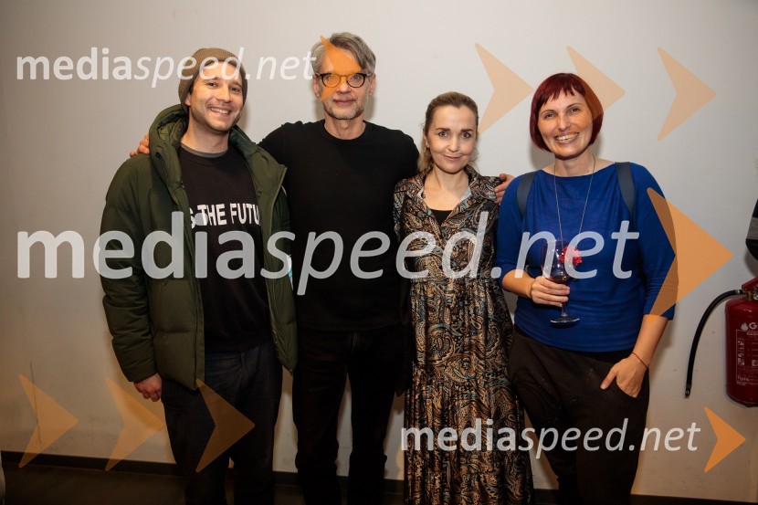  Nik  Škrlec, igralec;  Primož Ekart, igralec, režiser;  Maja Kunšič, igralka;  Simona  Hamer, dramaturginja, dobitnica nagrade Gašperja TičaSkrivno društvo KRVZ v Lutkovnem gledališču Ljubljana