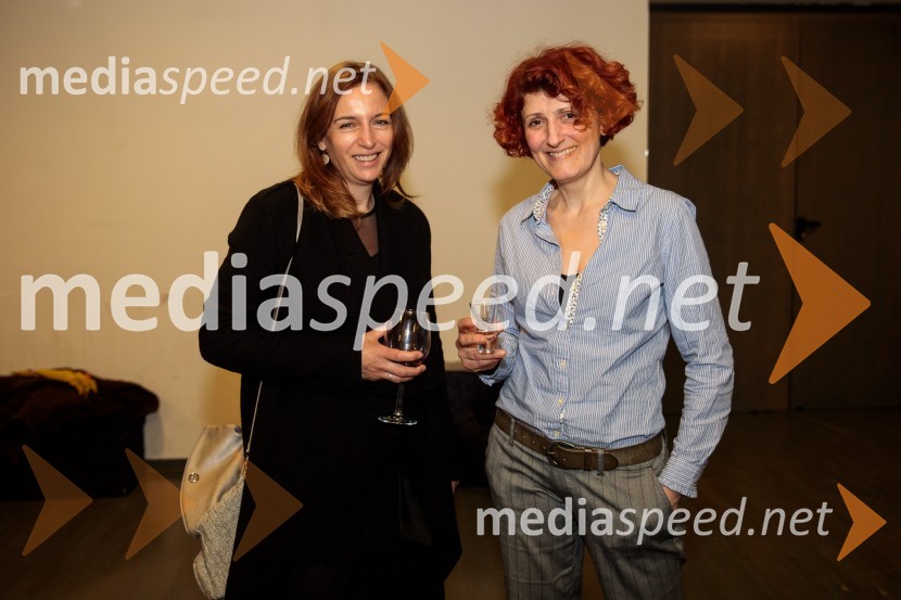  Barbara Medvešček, igralka;  Jelena Ždrale, glasbenicaSkrivno društvo KRVZ v Lutkovnem gledališču Ljubljana
