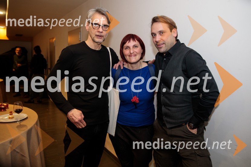  Primož Ekart, igralec, režiser;  Simona  Hamer, dramaturginja, dobitnica nagrade Gašperja Tiča;  Rok Kunaver, igralecSkrivno društvo KRVZ v Lutkovnem gledališču Ljubljana