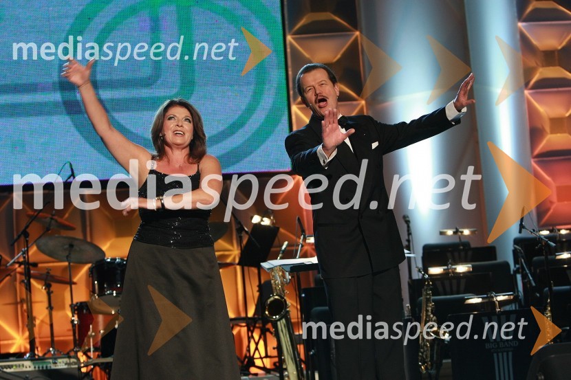 Andrea Zsadon in Tibor Szolnoki50 let radia MMR in 30 let TV oddaje Hidak - mostovi