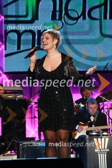 Betty Balássy, pevka50 let radia MMR in 30 let TV oddaje Hidak - mostovi